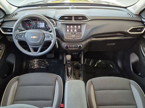 Used 2023 Chevrolet TrailBlazer LS FWD image 23