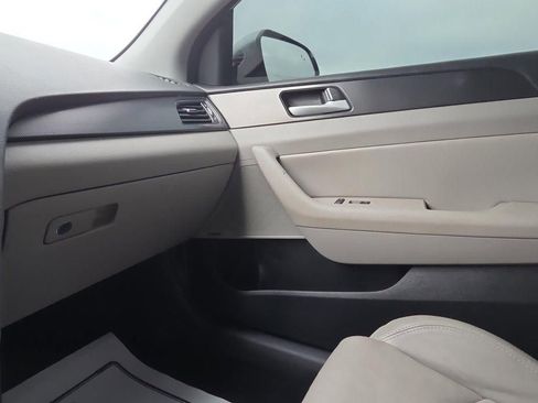 Used 2016 Hyundai Sonata Sport w/ Option Group 03 image 16