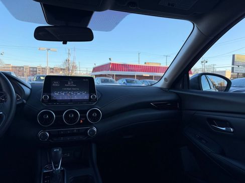 Used 2025 Nissan Sentra SV image 33