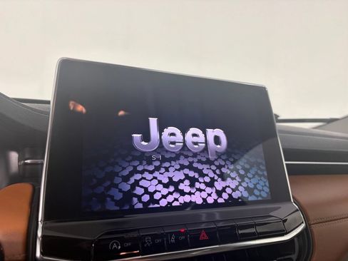 Used 2022 Jeep Compass Limited AWD/4WD image 24