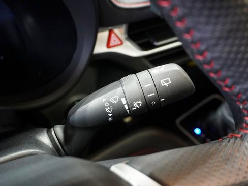 Used 2025 Toyota Sienna XSE image 27