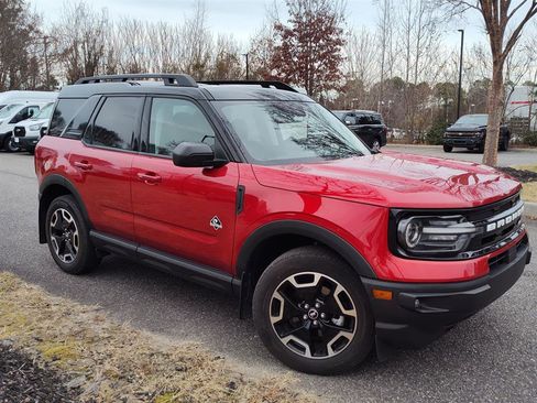 Used 2023 Ford Bronco Sport Outer Banks w/ Tech Package image 3