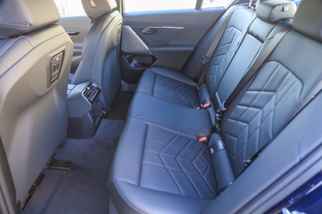 Used 2026 BMW 530i w/ M Sport Package RWD image 15