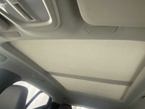 Used 2025 Volvo XC40 B5 Plus image 29