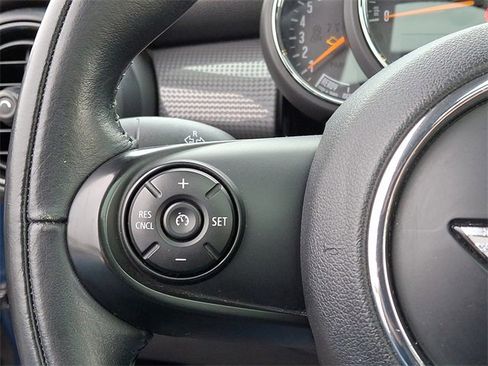 Used 2017 MINI Cooper 2-Door Hardtop image 20
