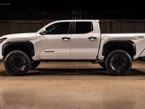 Used 2026 Toyota Tacoma 4x4 Double Cab image 6