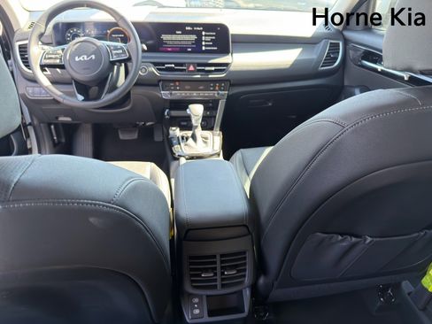 New 2026 Kia Seltos EX FWD image 21