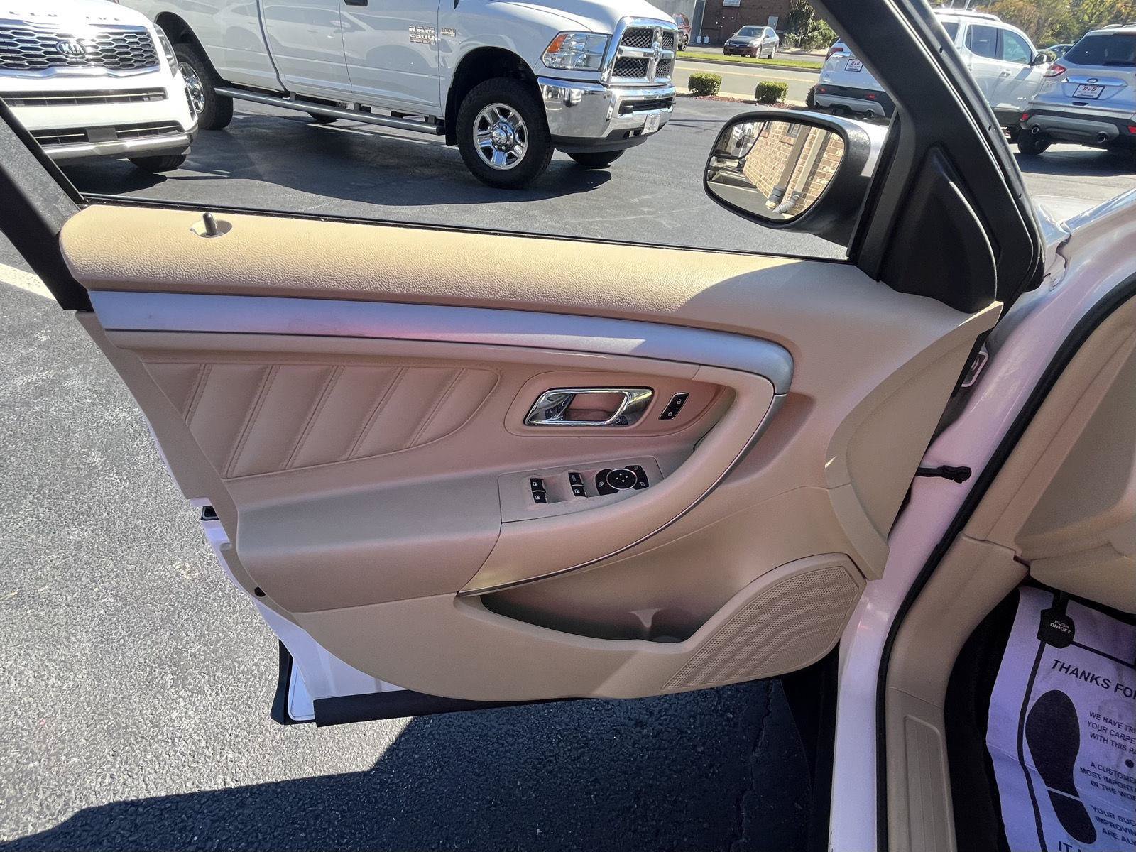 Used 2018 Ford Taurus SEL w/ Equipment Group 201A FWD image 29