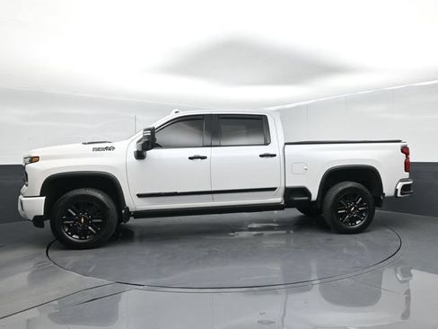 Used 2024 Chevrolet Silverado 3500 High Country w/ High Country Premium Package AWD/4WD image 2