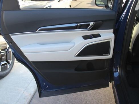 Used 2024 Kia Telluride S w/ S Sunroof Package image 24