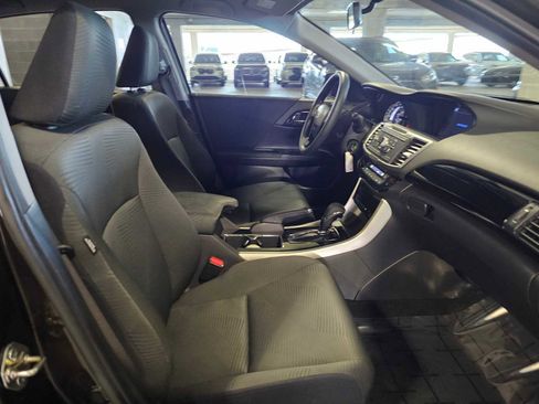 Used 2016 Honda Accord LX image 32