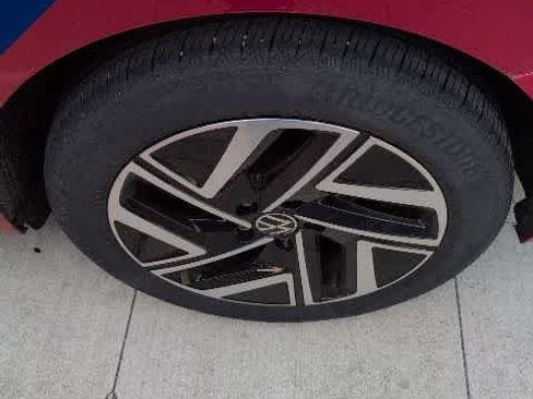 Certified 2022 Volkswagen Jetta SEL FWD image 9