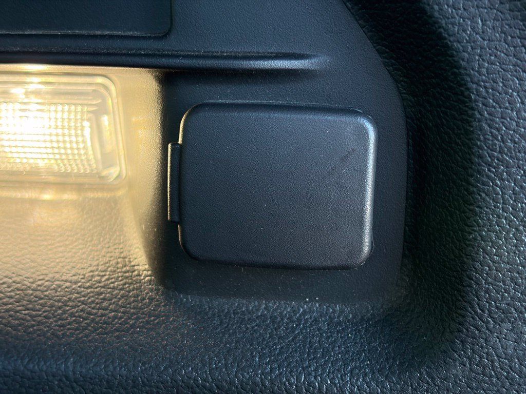 Used 2023 Ford Explorer XLT w/ Equipment Group 202A AWD/4WD image 11