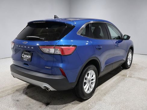 Used 2022 Ford Escape SE w/ Cold Weather Package image 2