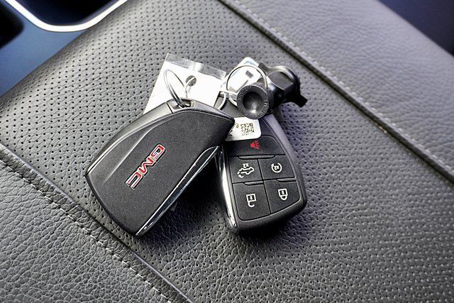 Used 2024 GMC Sierra 2500 Denali w/ Technology Package AWD/4WD image 49