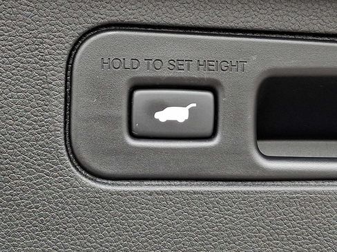 Used 2025 Honda Pilot TrailSport image 29