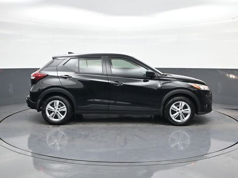 New 2025 Nissan Kicks Play S image 8