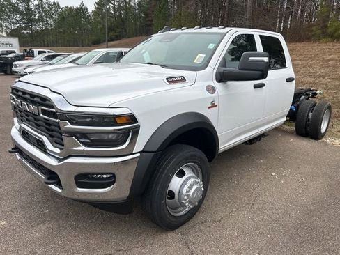 New 2026 RAM 5500 Tradesman w/ Chrome Appearance Group image 3