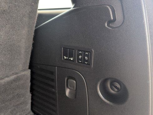 Used 2019 Cadillac Escalade Luxury AWD/4WD image 13