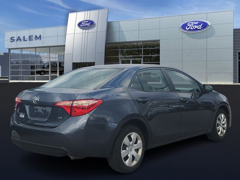 Used 2017 Toyota Corolla LE image 4