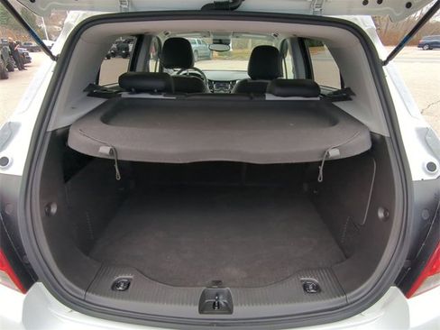 Certified 2022 Chevrolet Trax LT w/ LT Convenience Package image 25