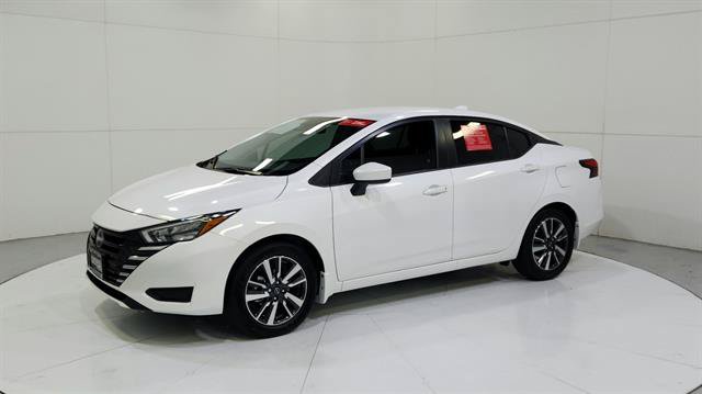 Certified 2025 Nissan Versa SV w/ Trunk Package FWD image 3