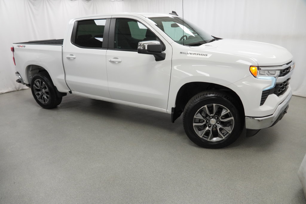 Used 2024 Chevrolet Silverado 1500 LT AWD/4WD image 13