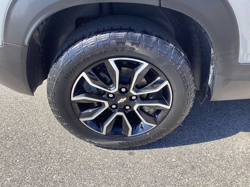 Used 2023 Chevrolet TrailBlazer ACTIV w/ Technology Package AWD/4WD image 8