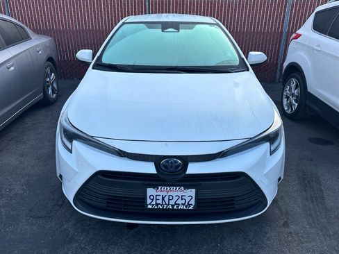 Used 2023 Toyota Corolla LE image 5