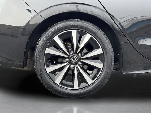 Certified 2024 Honda Civic EX-L image 9