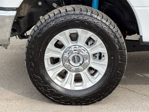 Used 2022 Ford F350 XLT w/ Camper Package image 30