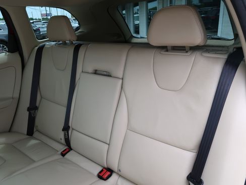 Used 2013 Volvo XC60 3.2 AWD/4WD image 29