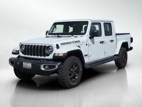 Used 2025 Jeep Gladiator Sport image 3
