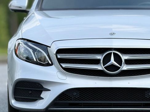 Used 2019 Mercedes-Benz E 300 4MATIC image 14