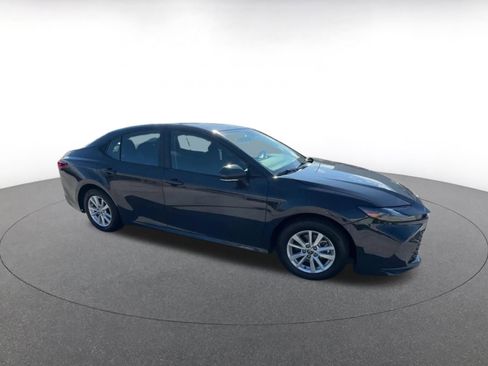 Used 2025 Toyota Camry LE image 2