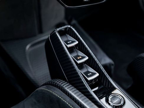 Used 2019 McLaren Senna image 20