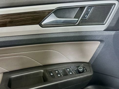 Used 2023 Volkswagen Atlas SE w/ Panoramic Sunroof Package AWD/4WD image 18