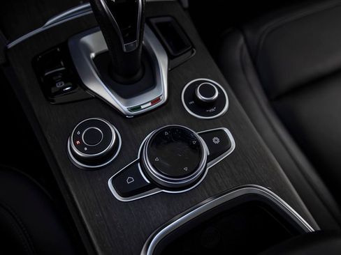 Used 2022 Alfa Romeo Stelvio Ti w/ Active Assist Plus Package image 27