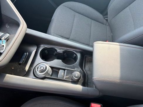 Used 2025 Ford Explorer Active RWD image 19