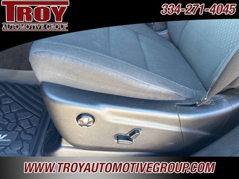 Used 2018 Jeep Grand Cherokee Laredo image 38