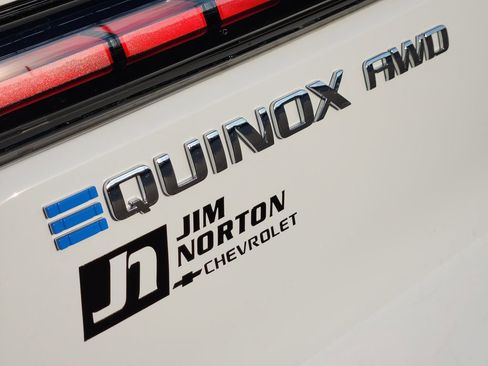 New 2026 Chevrolet Equinox EV LT image 7