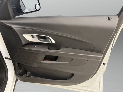 Used 2017 Chevrolet Equinox LS FWD image 22