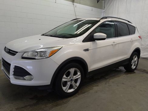 Used 2014 Ford Escape SE w/ Equipment Group 201A image 2