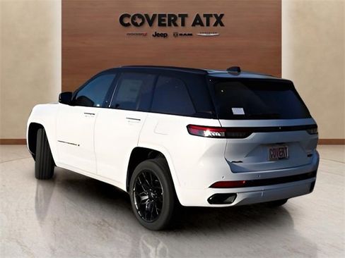 New 2025 Jeep Grand Cherokee Summit image 3