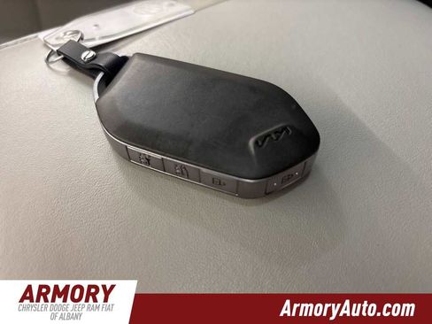 Used 2023 Kia Telluride EX w/ EX Captain's Chair Package image 21