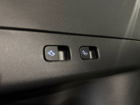 Used 2021 Tesla Model Y Long Range image 6