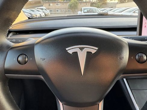 Used 2020 Tesla Model Y Long Range image 15
