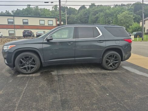 Used 2020 Chevrolet Traverse LT w/ LPO, Blackout Package AWD/4WD image 4