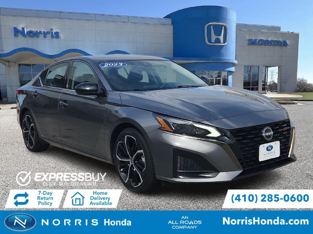 Used 2023 Nissan Altima 2.5 SR FWD image 1