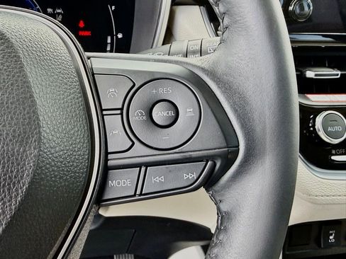 Certified 2024 Toyota Corolla Cross XLE FWD image 26